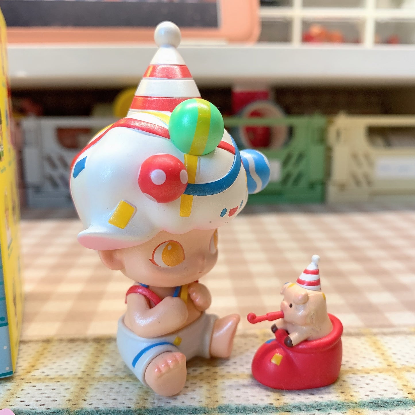 【PRELOVED and SALE 】POPMART Dimoo blind box toy Pets Vacation Party for Piggy