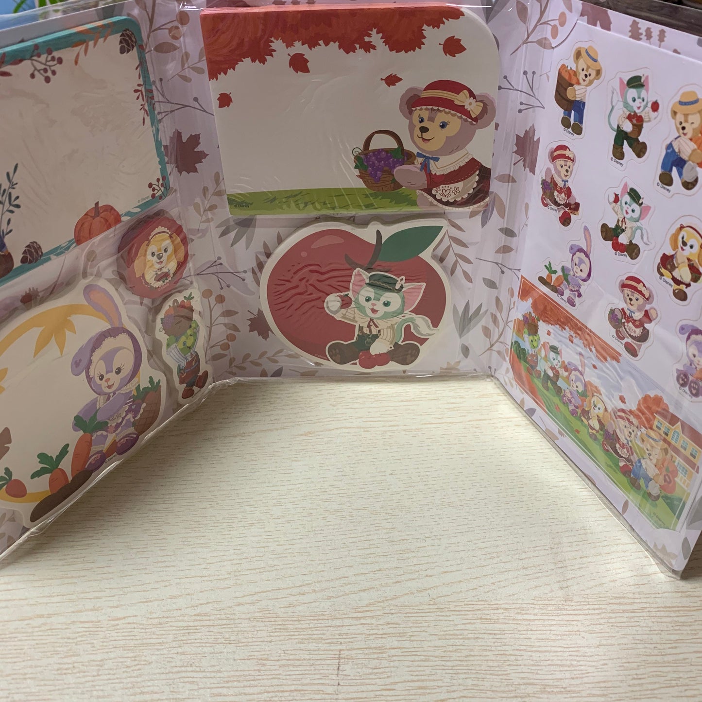Shanghai Disneyland autumn Duffy and friends memo and sticker set