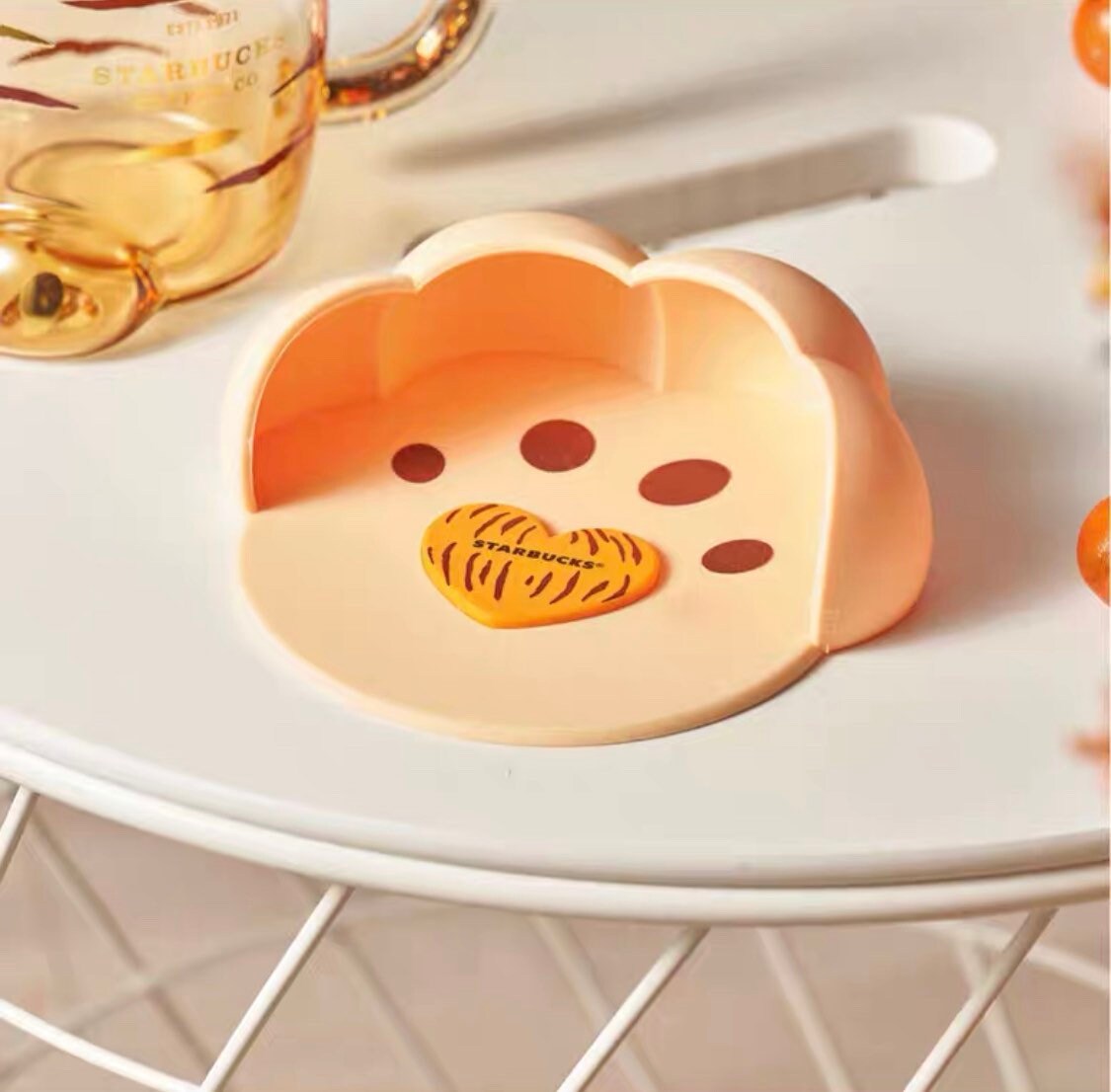 Starbucks China 440ml 2022 new year cute tiger series tiger clawglass cup with claw cup mat