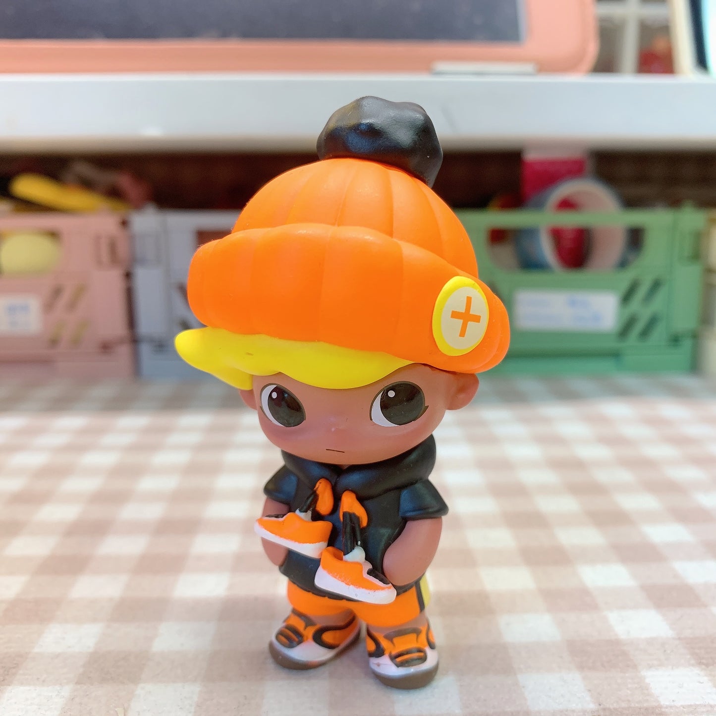 【PRELOVED and SALE 】POPMART Dimoo blind box toy Life University series Sneaker Collector