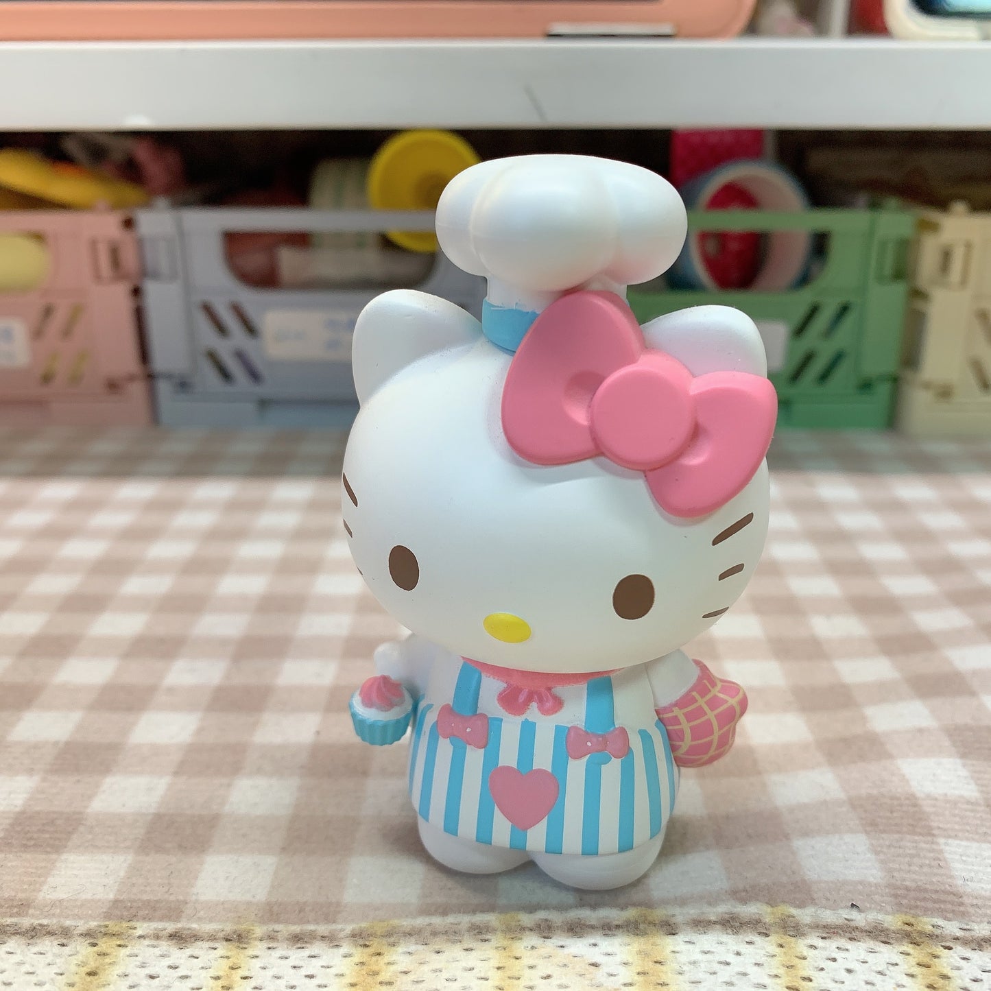 【PRELOVED and SALE 】POPMART × Sanrio Hello Kitty Career series blind box toy pastry cook