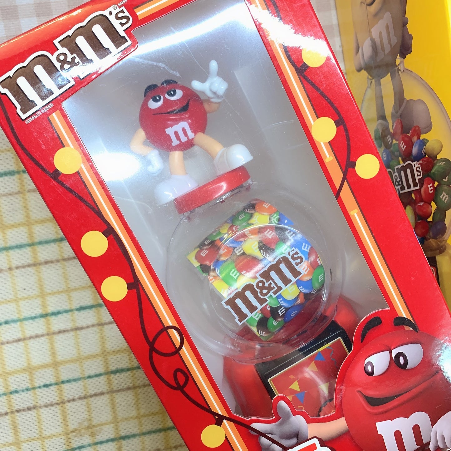 M & M‘s mini candy machine
