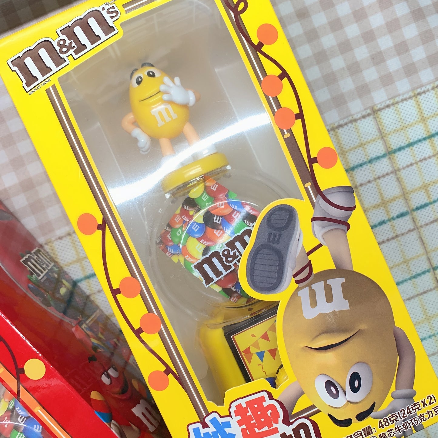M & M‘s mini candy machine