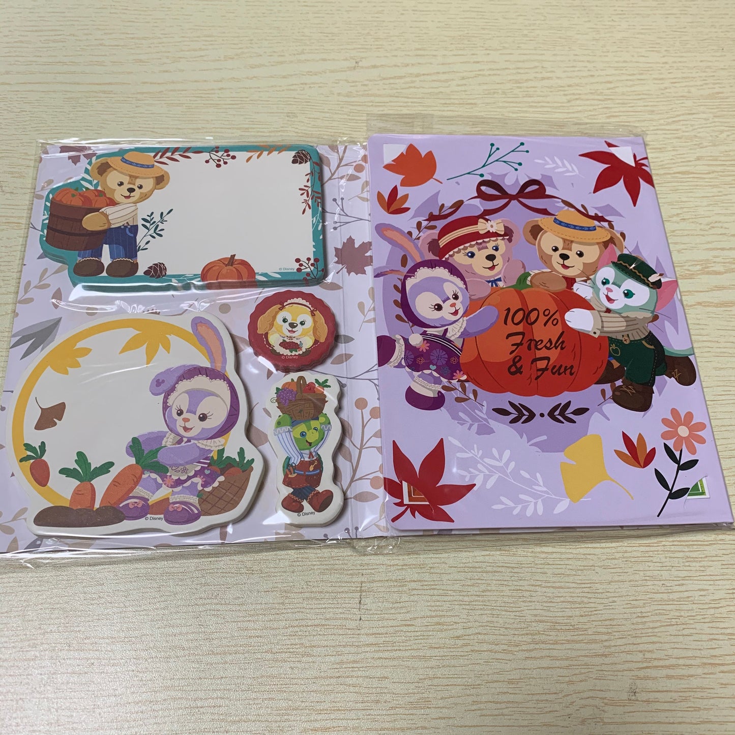 Shanghai Disneyland autumn Duffy and friends memo and sticker set