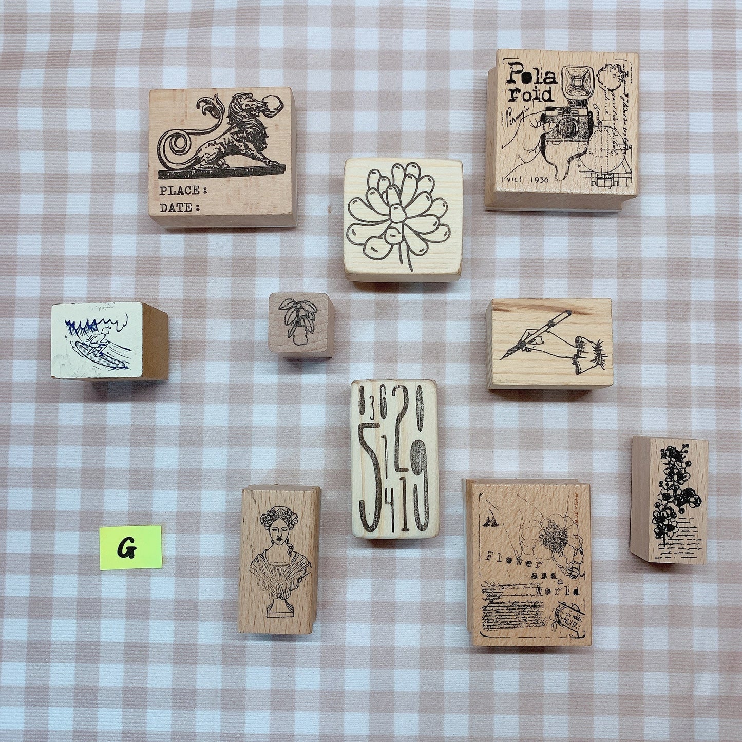 Pre-loved rubber stamp with some Moya rubber stamp set