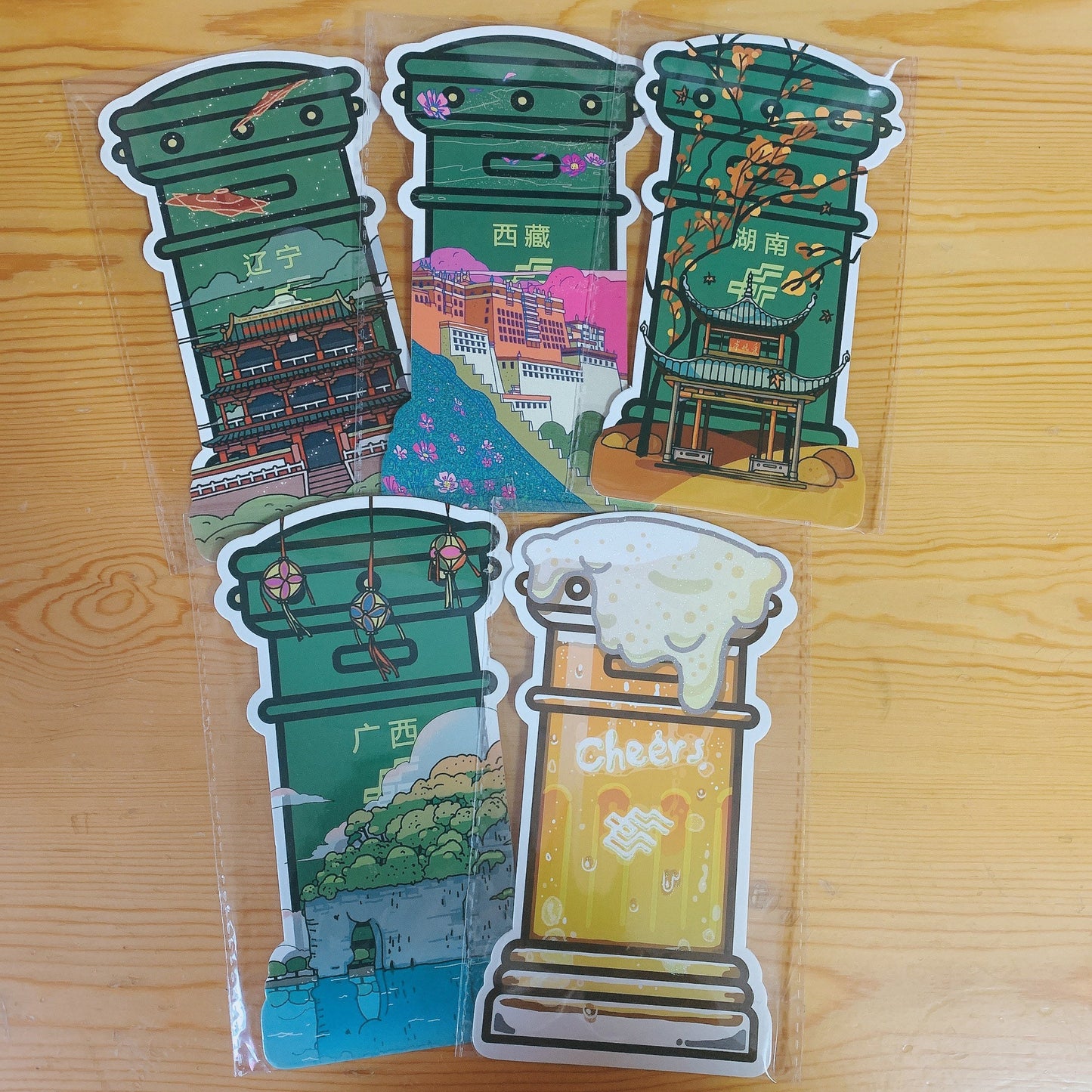 Mailbox shaped postcards set