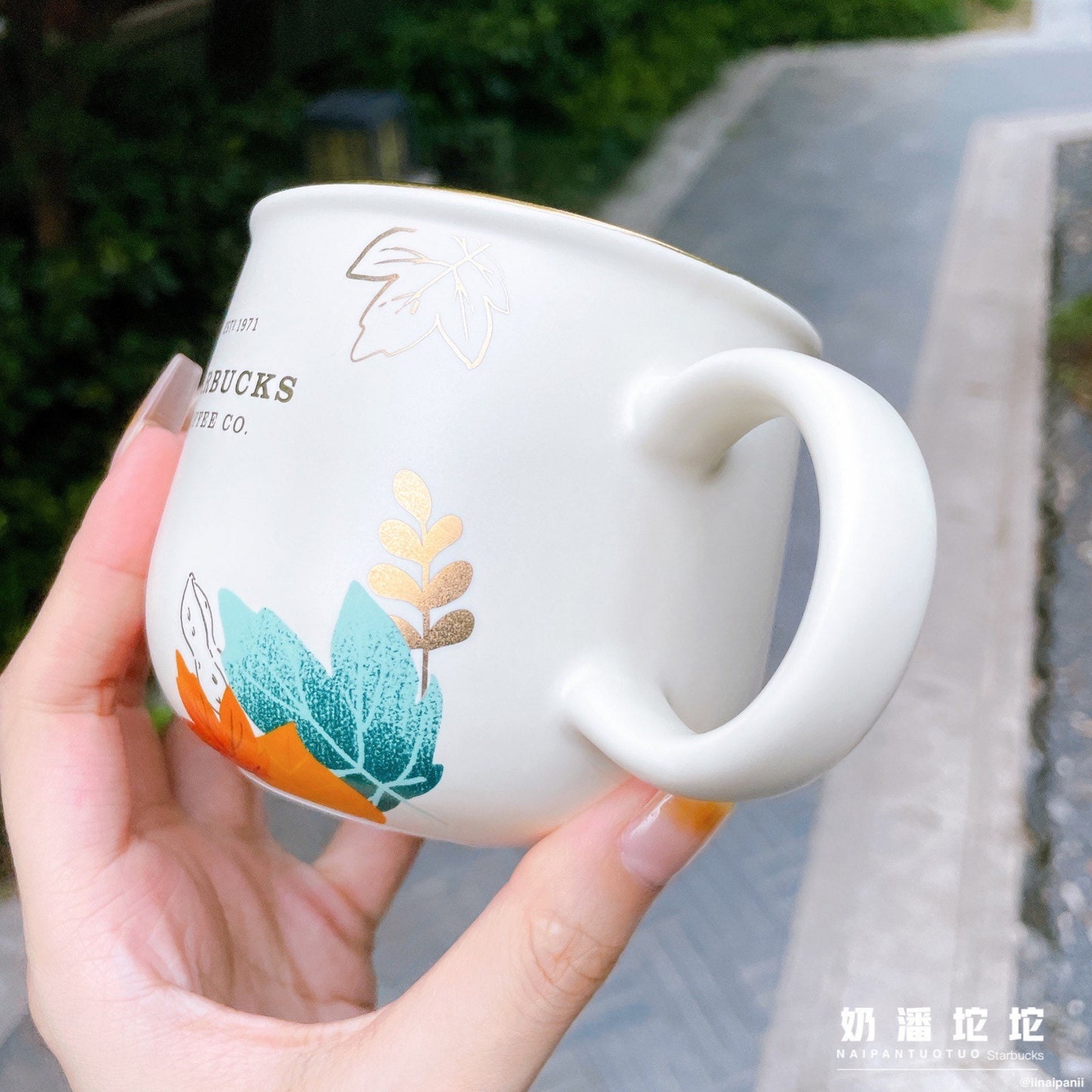 Starbucks China 355ml 2021 autumn forest maple leaves with rabbit ceramics mug