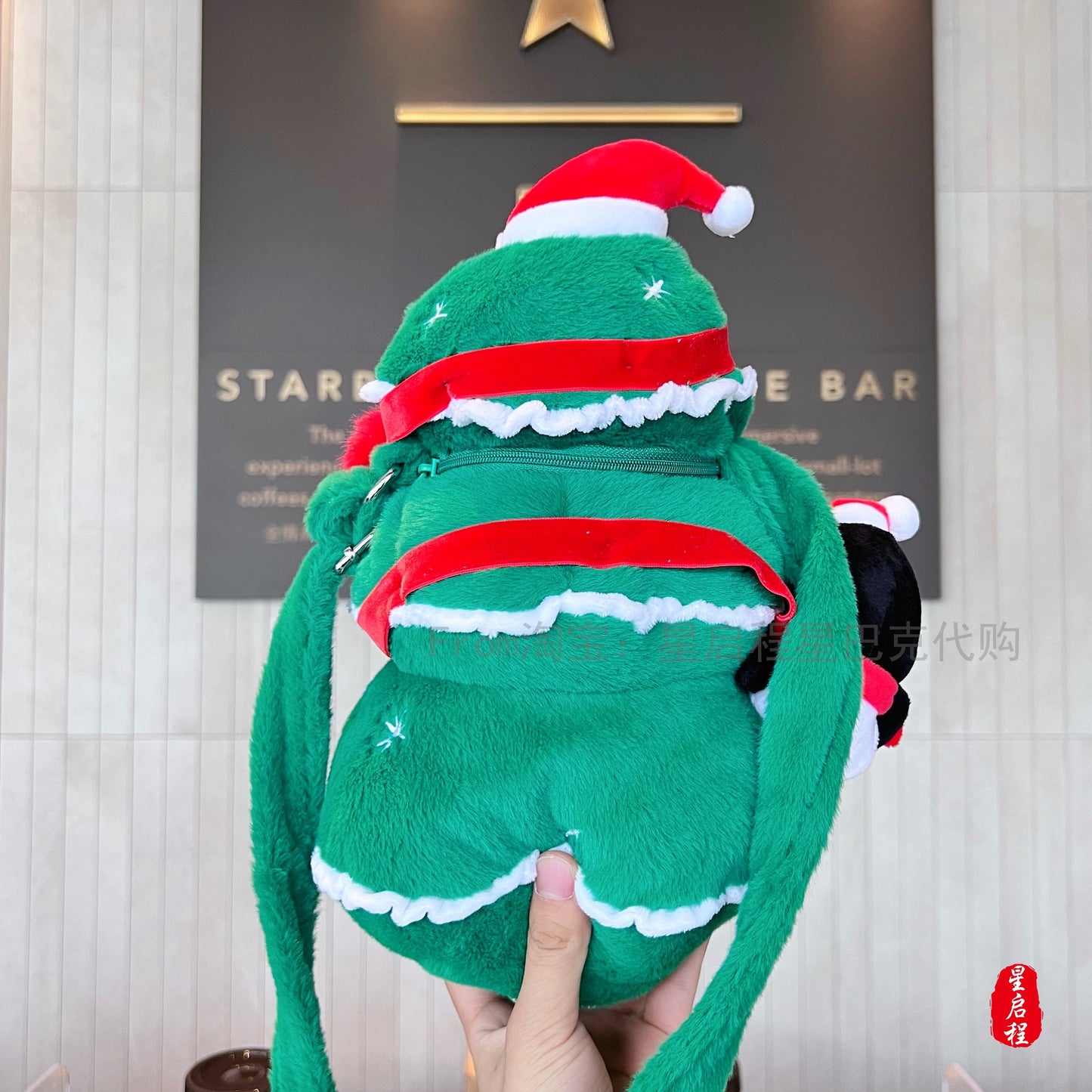 Starbucks China 360ml 2021 Christmas penguin vacuum cup with plush Christmas tree cup bag