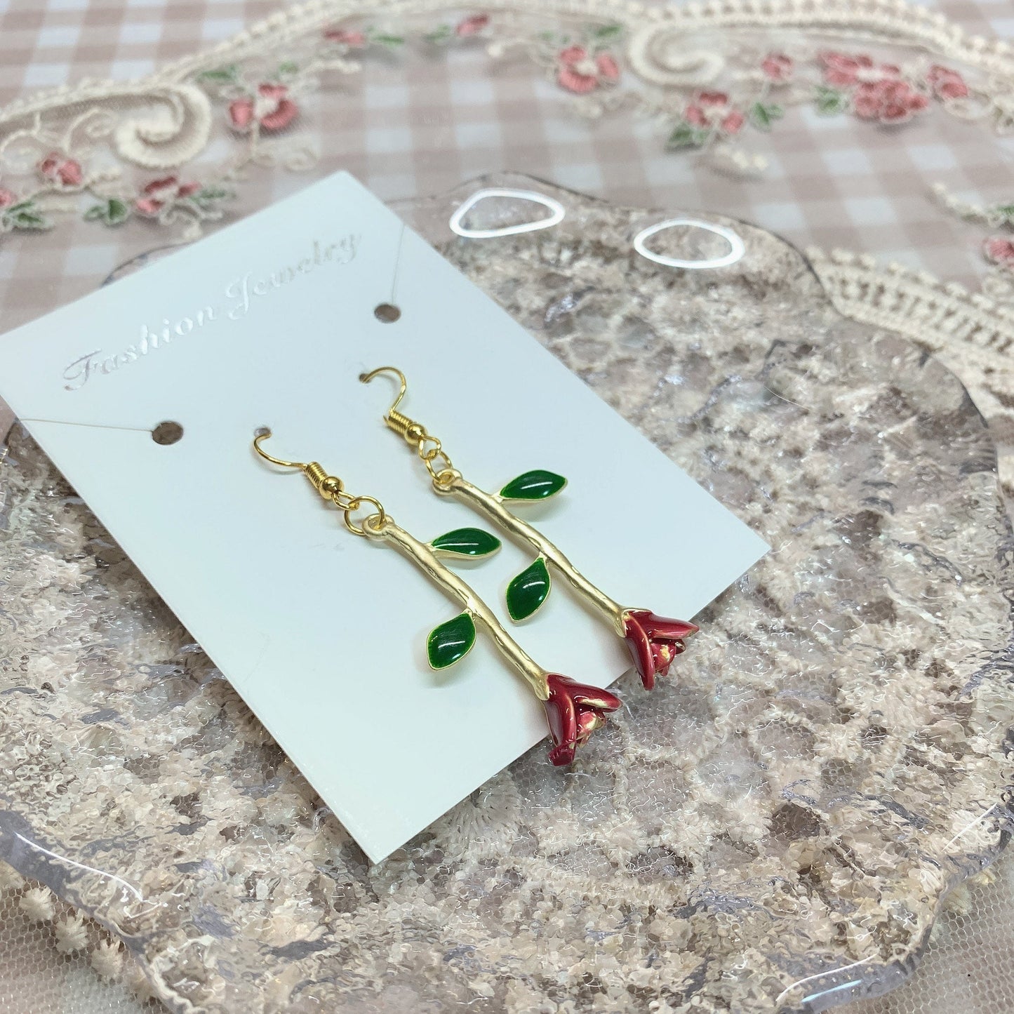 Moya handmade earrings「redness of the skin rose」