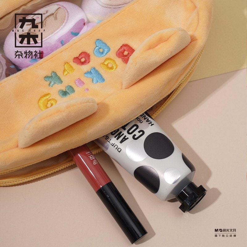 Molinta 「Baking Park」series stationery plush storage bag with 3 plush breastpin