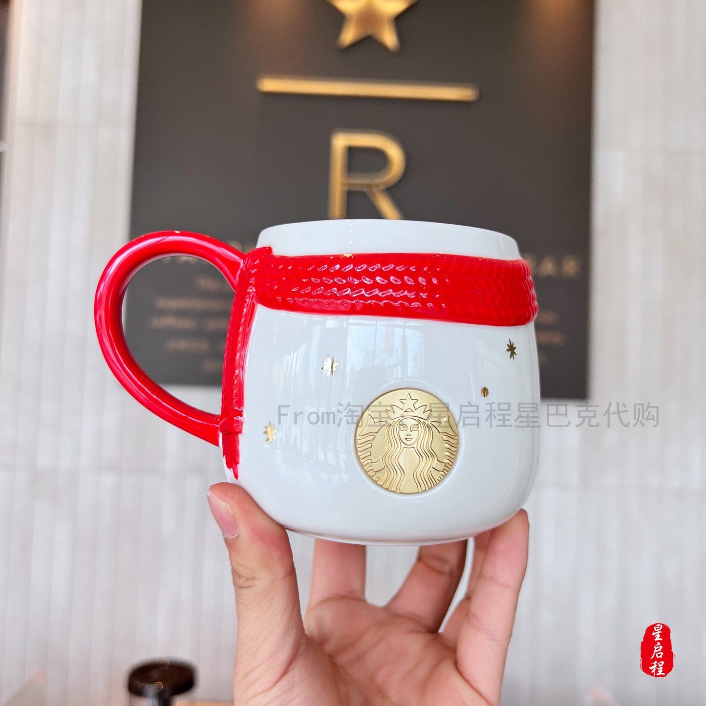 Starbucks China 460ml 2021 Christmas gingerbread man knit a scarf mug