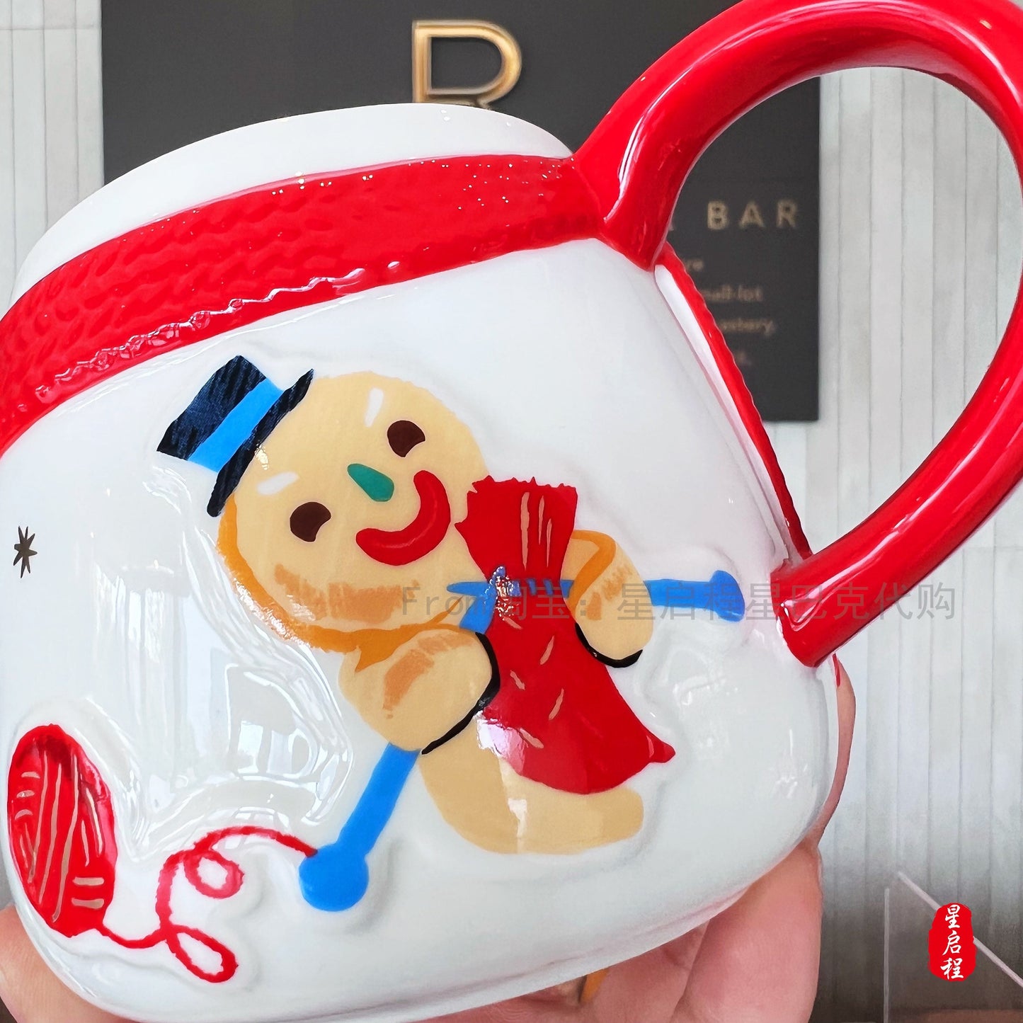 Starbucks China 460ml 2021 Christmas gingerbread man knit a scarf mug