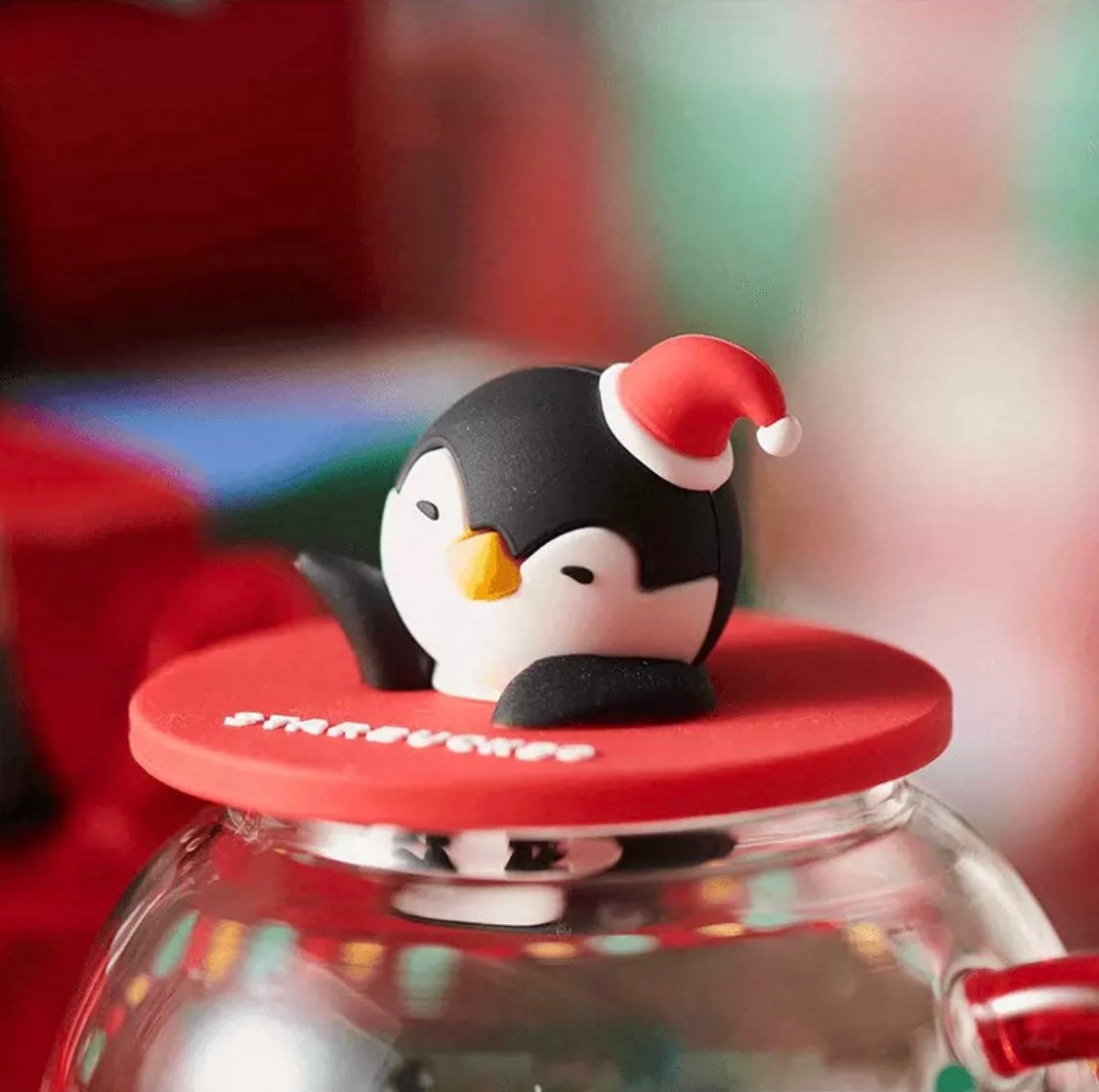 Starbucks China 400ml 2021 Christmas penguin gift box glass cup with cup mat and cover