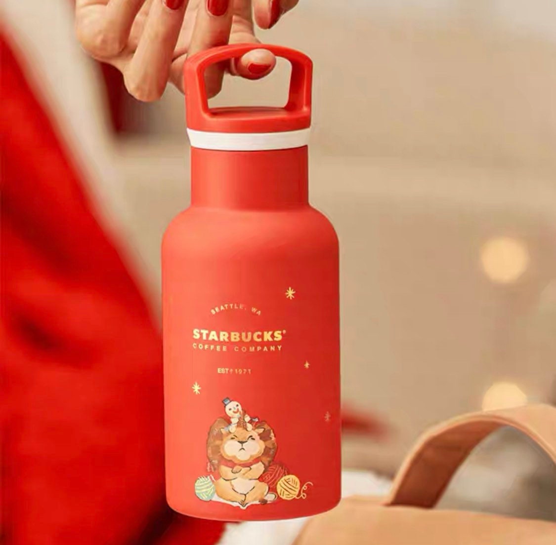 Starbucks China 355ml 2021 Christmas red lion vacuum cup with snowhouse bag