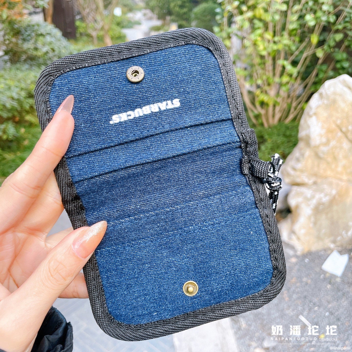 Starbucks China 2022 new year tiger series Chinese traditional tiger embroider cards holder（red/blue）