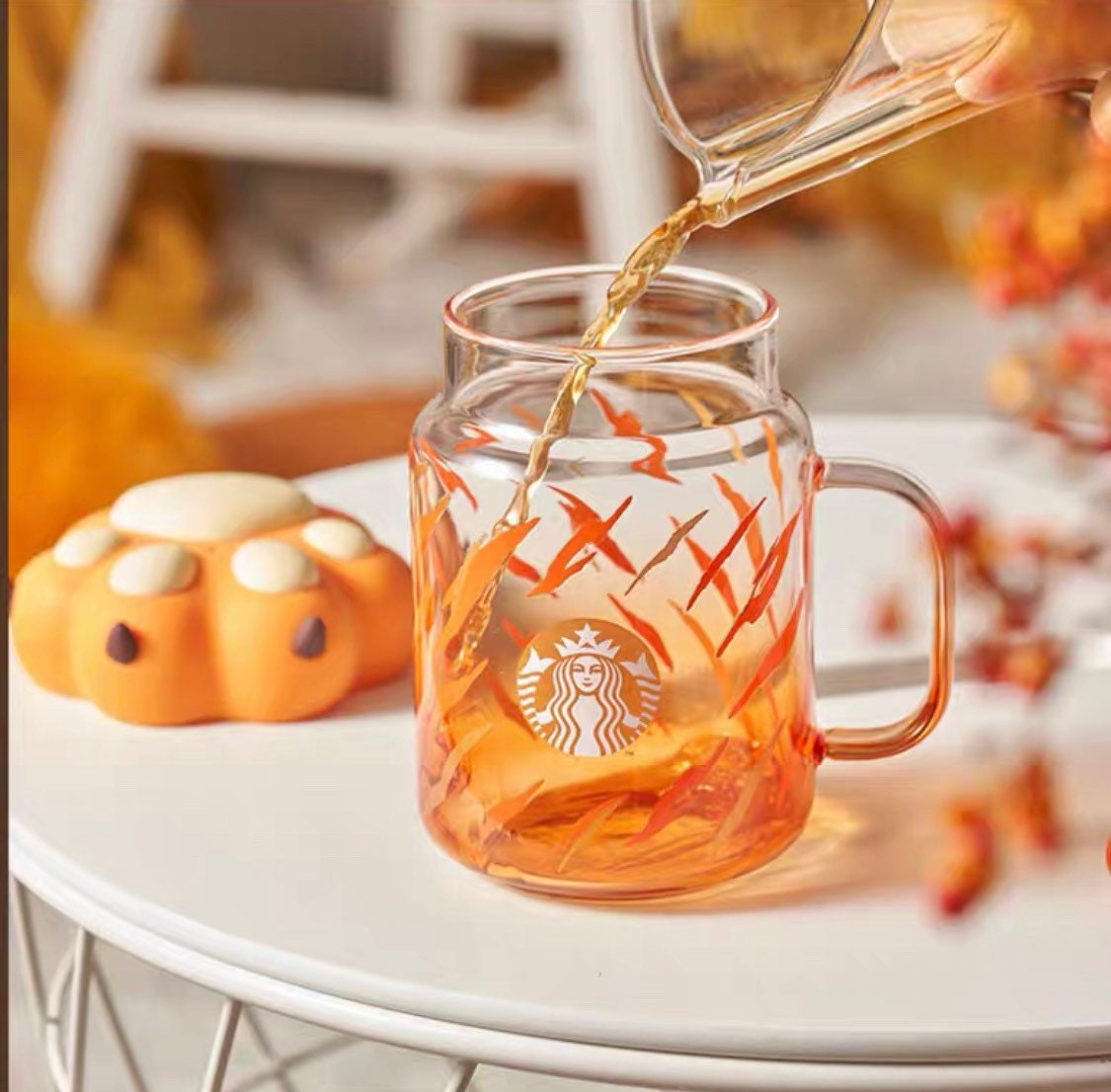 Starbucks China 525ml 2022 new year cute tiger series tiger stripes glass cup with tiger claw cup cover