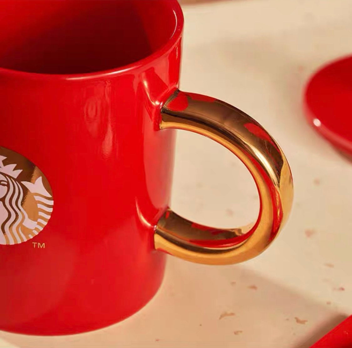 Starbucks China 400ml 2022 new year cute tiger series red ceramics mug with golden tiger cup cover