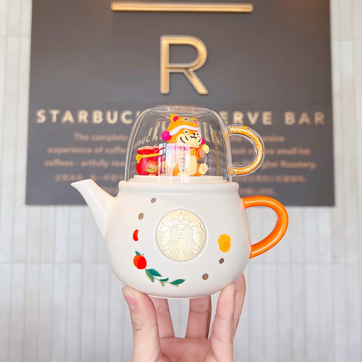 Starbucks China 180+480ml 2022 new year tiger series tiger ceramics pot with glass cup set