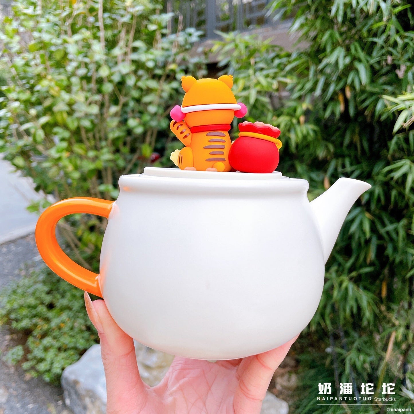 Starbucks China 180+480ml 2022 new year tiger series tiger ceramics pot with glass cup set