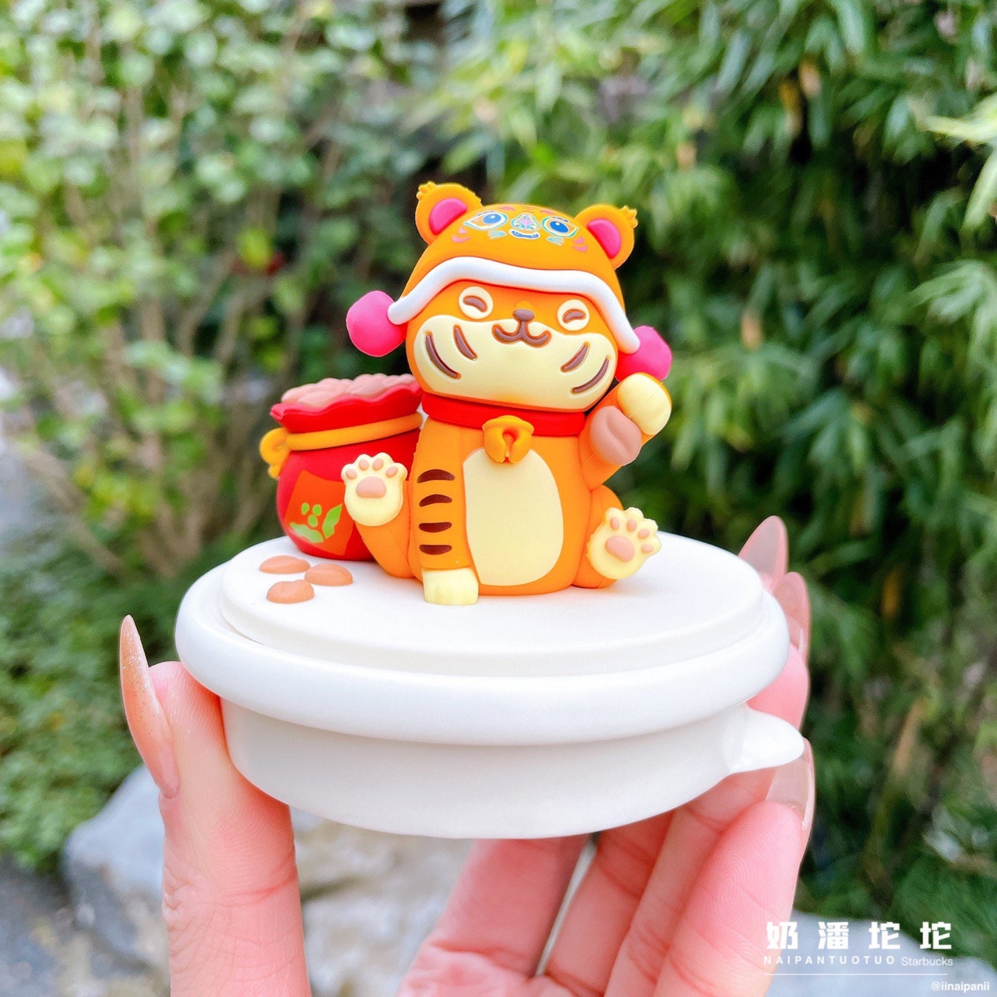 Starbucks China 180+480ml 2022 new year tiger series tiger ceramics pot with glass cup set