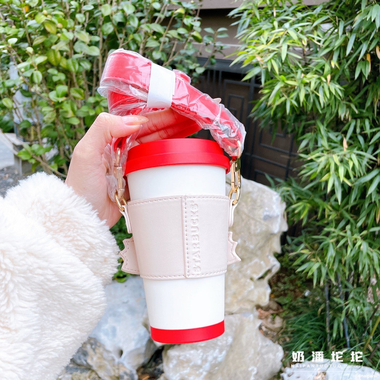 Starbucks China 370ml 2022 new year tiger series Chinese traditional tiger vacuum cup with same pattern cup holder bag
