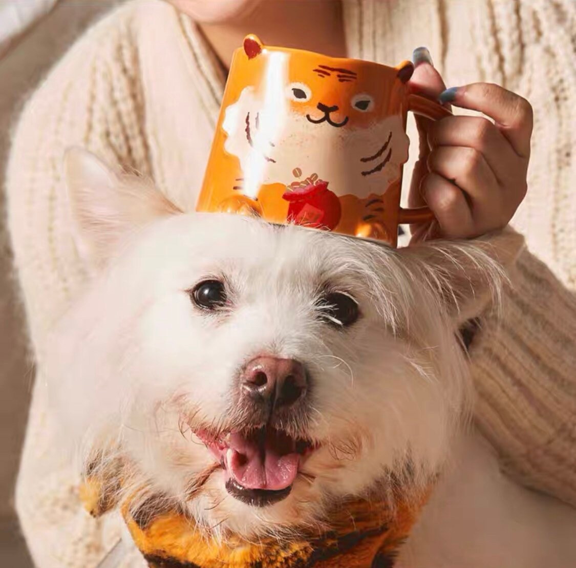 Starbucks China 414ml 2022 new year cute tiger series tiger shape with lucky bag ceramics mug