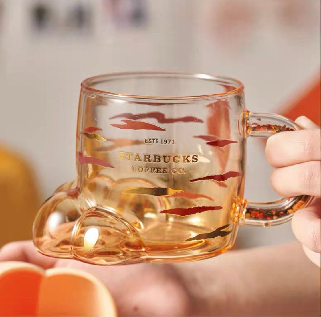 Starbucks China 440ml 2022 new year cute tiger series tiger clawglass cup with claw cup mat