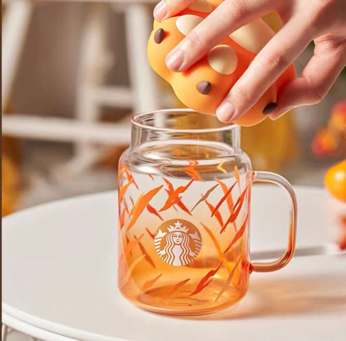 Starbucks China 525ml 2022 new year cute tiger series tiger stripes glass cup with tiger claw cup cover