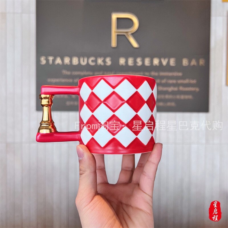 Starbucks China 355ml Valentine‘s Day chess series king&queen red black chess board ceramic couple mug set