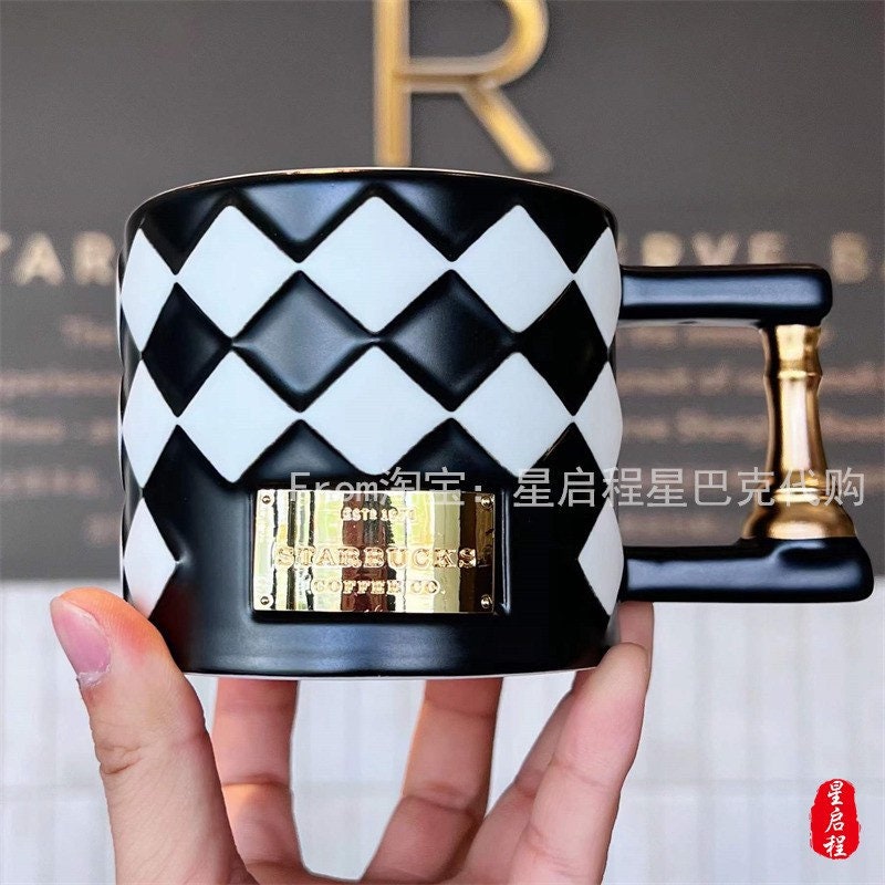 Starbucks China 355ml Valentine‘s Day chess series king&queen red black chess board ceramic couple mug set