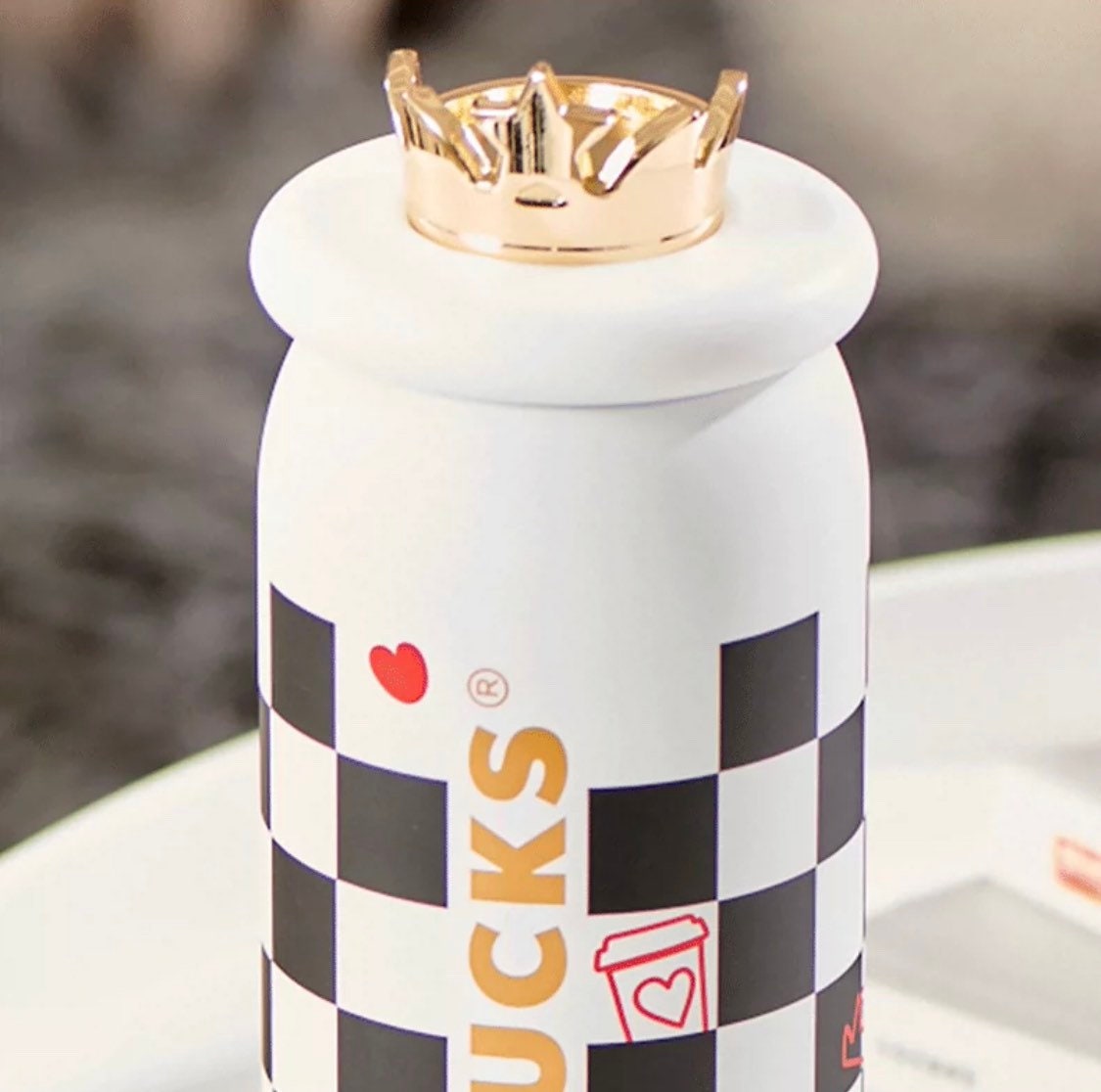 Starbucks China 380ml Valentine‘s Day chess series white&black chess board golden crown vacuum cup