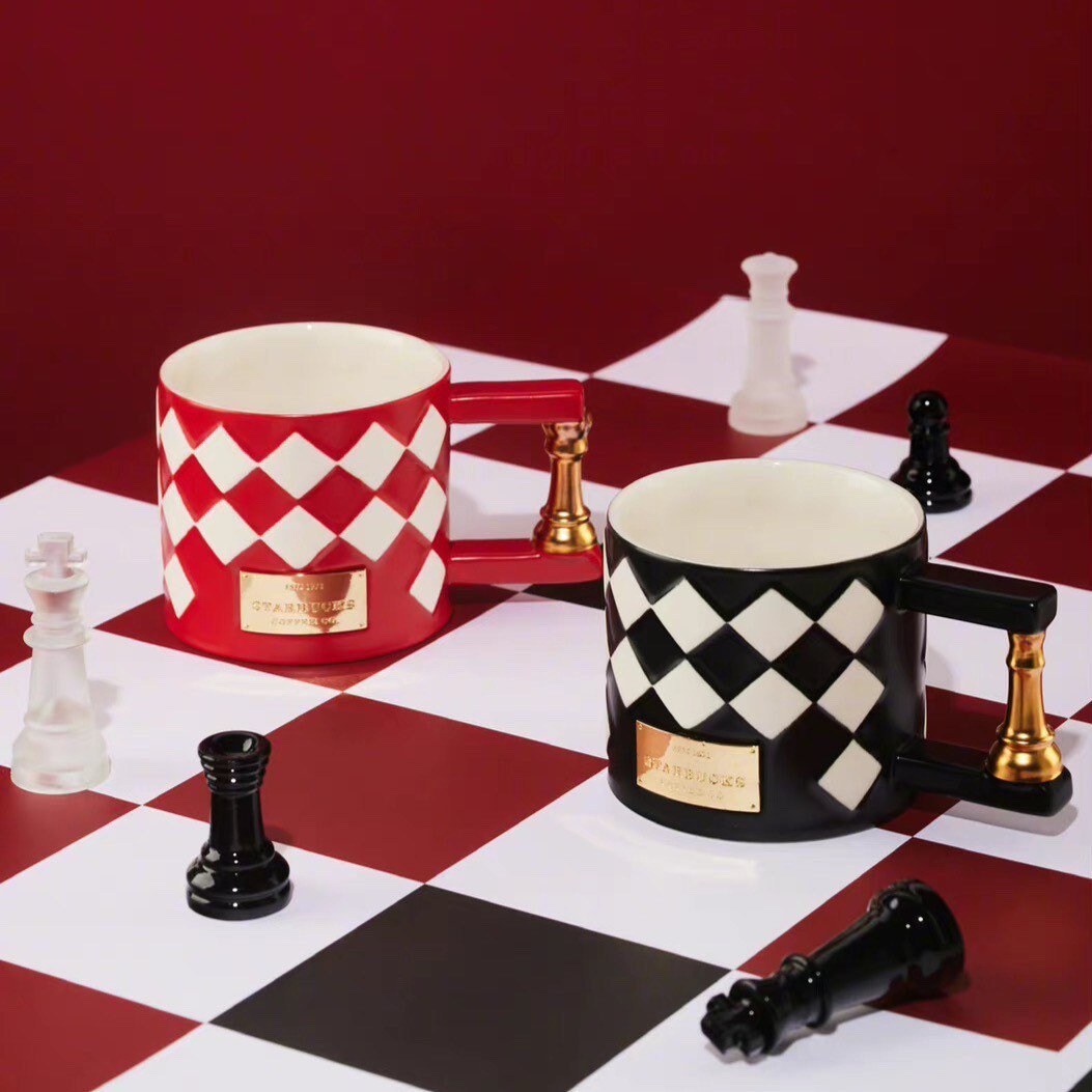 Starbucks China 355ml Valentine‘s Day chess series king&queen red black chess board ceramic couple mug set