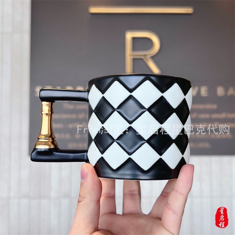 Starbucks China 355ml Valentine‘s Day chess series king&queen red black chess board ceramic couple mug set