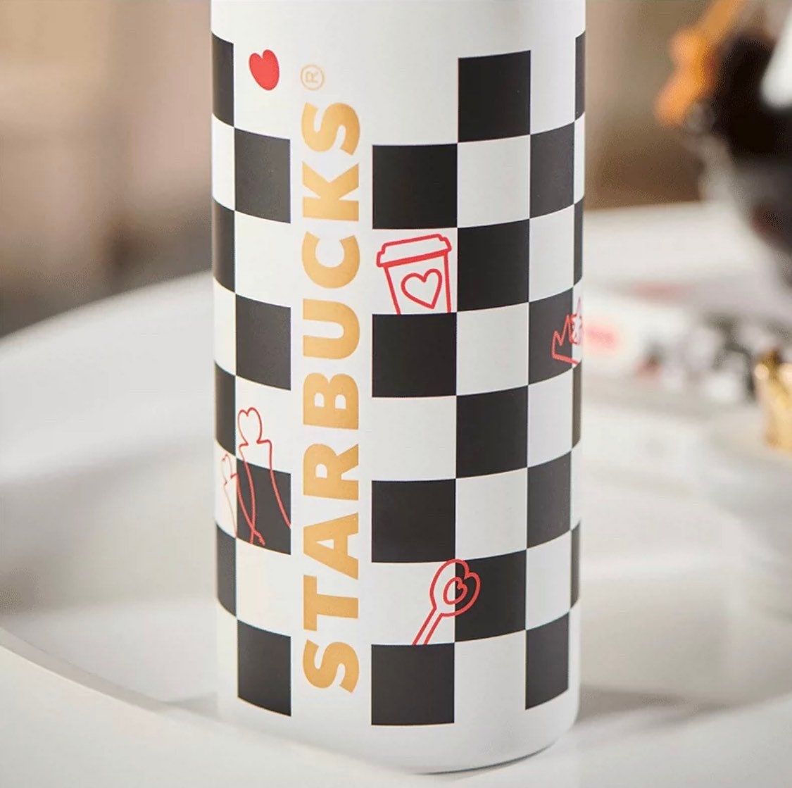 Starbucks China 380ml Valentine‘s Day chess series white&black chess board golden crown vacuum cup