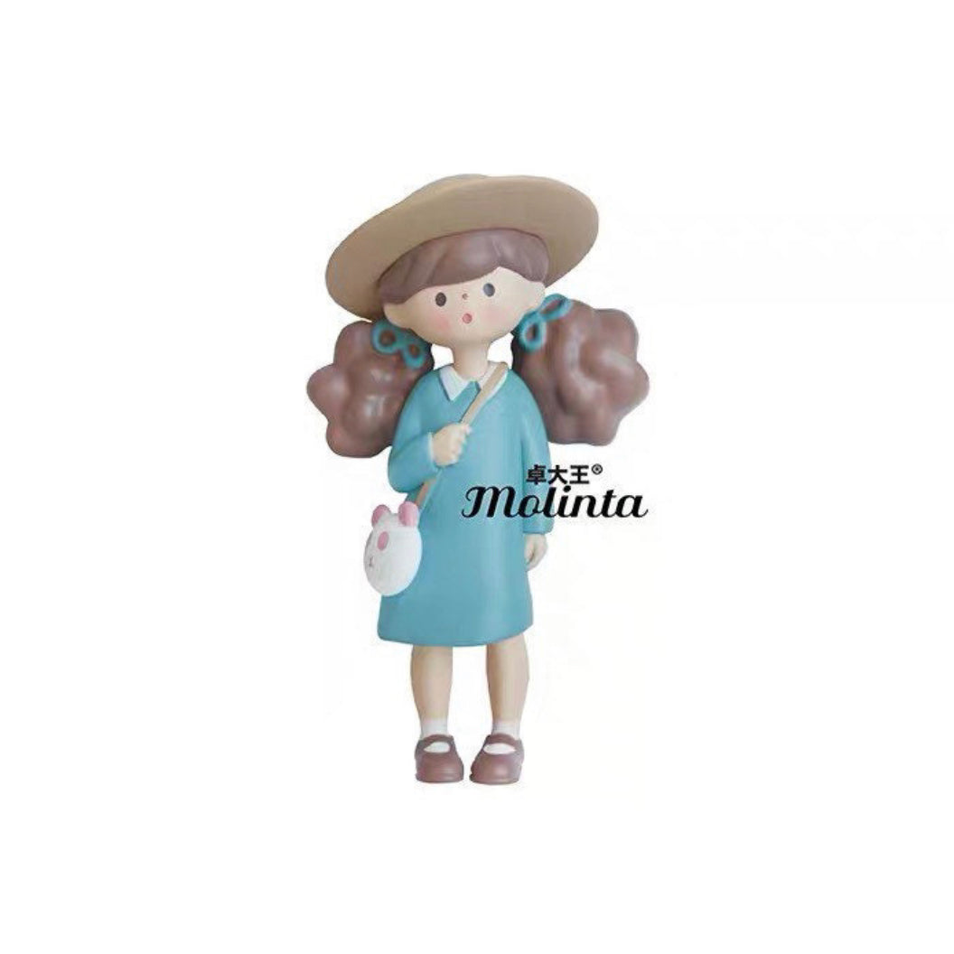 Molinta outing girl toy